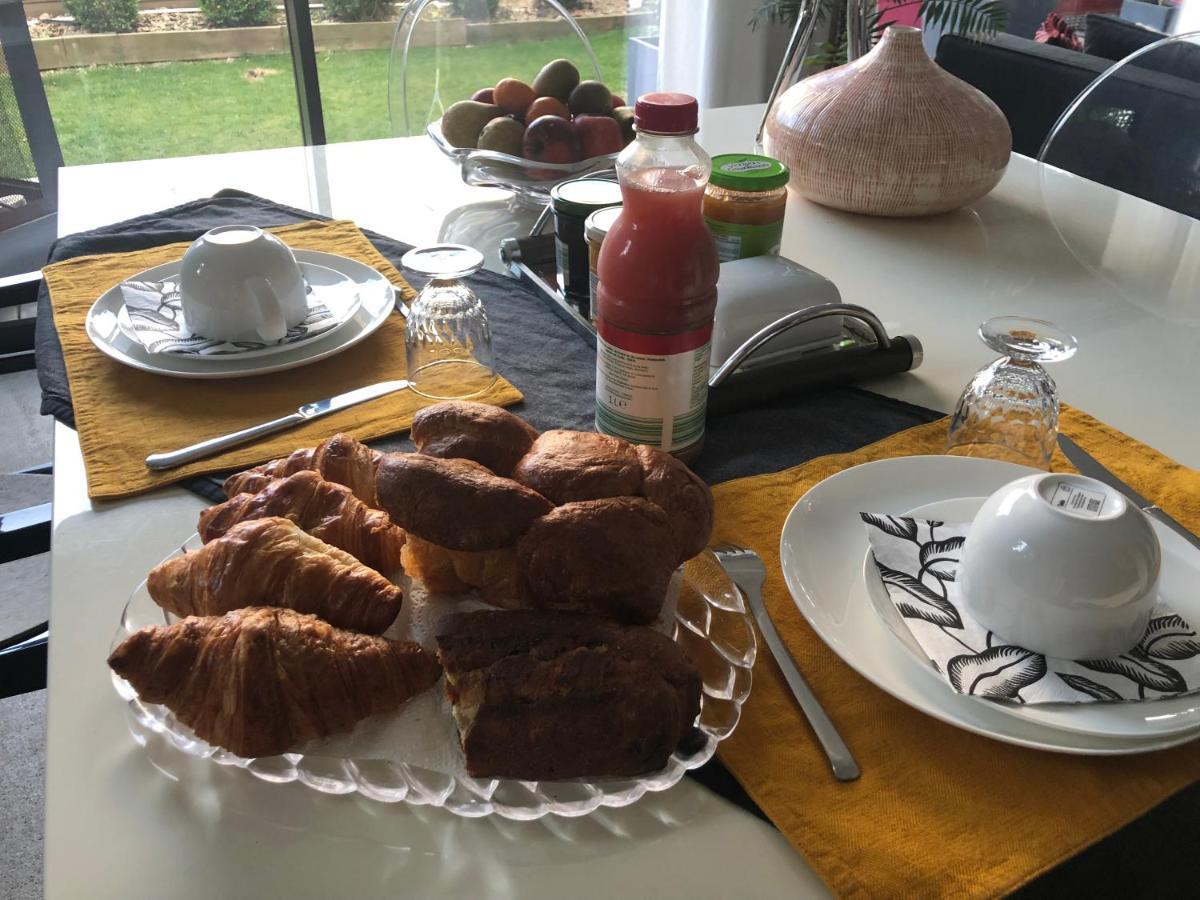 Couette-café Hôtes Nichée Sous Les Toits *